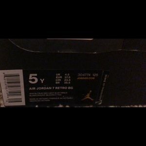 Size 5 Youth retro 7 “Hare”